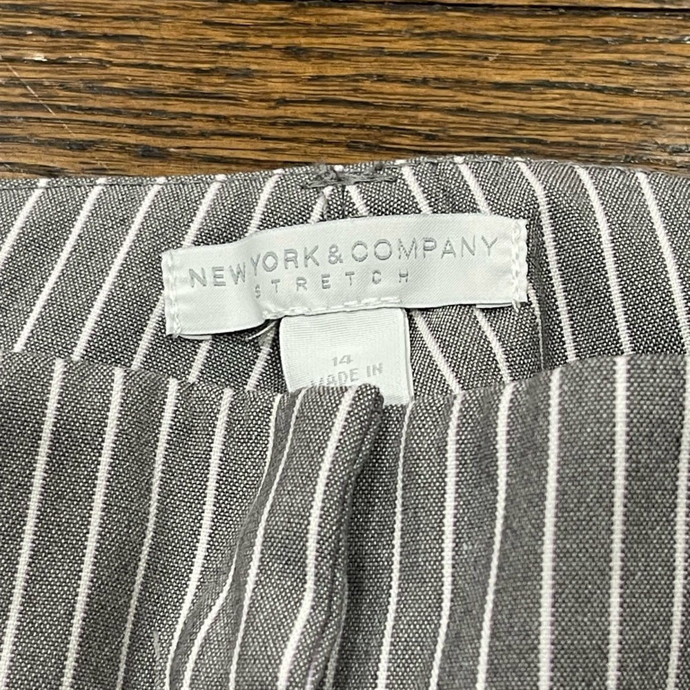 New York & Company Charcoal Pinstripe Trousers size 14 - Picture 3 of 4
